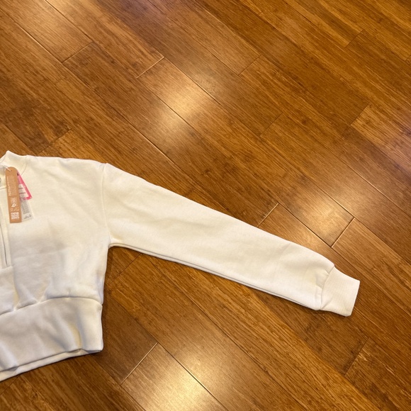 Cropped half zip up white top - Picture 2 of 7